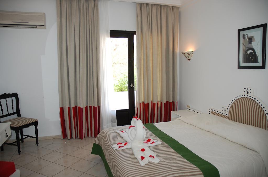 Miramar Petit Palais Hotel Midoun Room photo